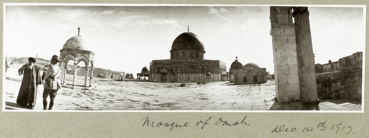 Omar mecsetje és Chaytor tábornok beszélgetése egy helyi imámmal, 1917. december 14. alkotó: Capt. Arthur Rhodes
