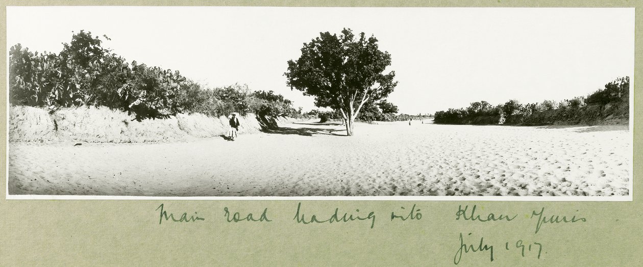 A Khan Yunisba vezető főút, 1917. július alkotó: Capt. Arthur Rhodes