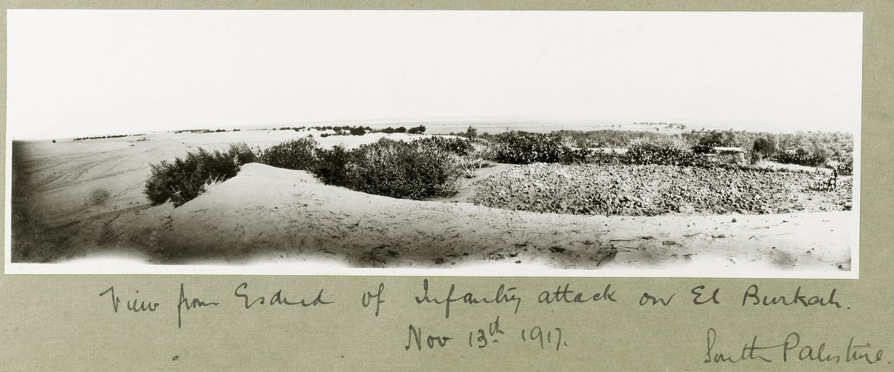 Kilátás Esdudról az El Burkah elleni gyalogsági támadásról, 1917. november 13. alkotó: Capt. Arthur Rhodes