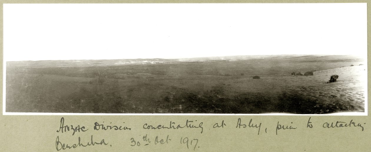 Az ANZAC-hadosztály Aslujnál koncentrál, mielőtt megtámadta Beershebát, 1917. október 20. alkotó: Capt. Arthur Rhodes