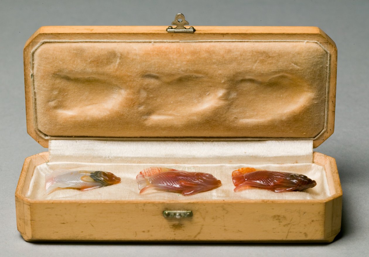 Három halat tartalmazó készlet eredeti dobozban, 1890 körül alkotó: Carl Fabergé