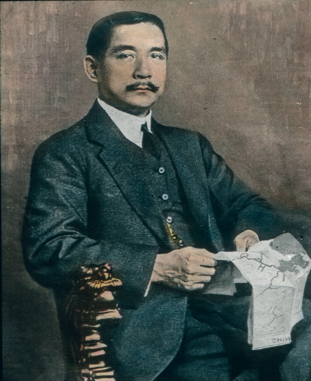 Szun Jat-szen (1906-1967), a Kínai Köztársaság első elnöke, 1912 körül (fotó) alkotó: Carl Simon
