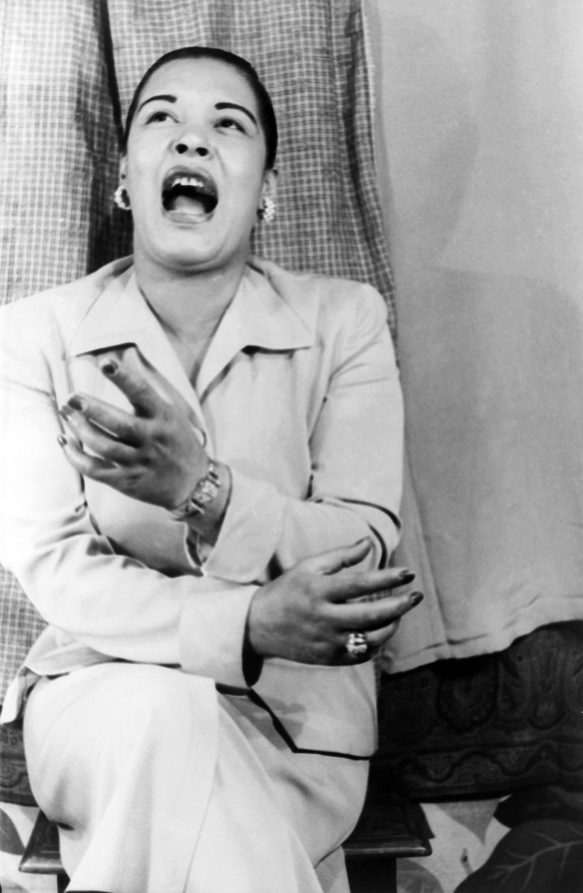 Billie Holiday (1915-1959) amerikai jazzénekesnő március 23. alkotó: Carl Van Vechten