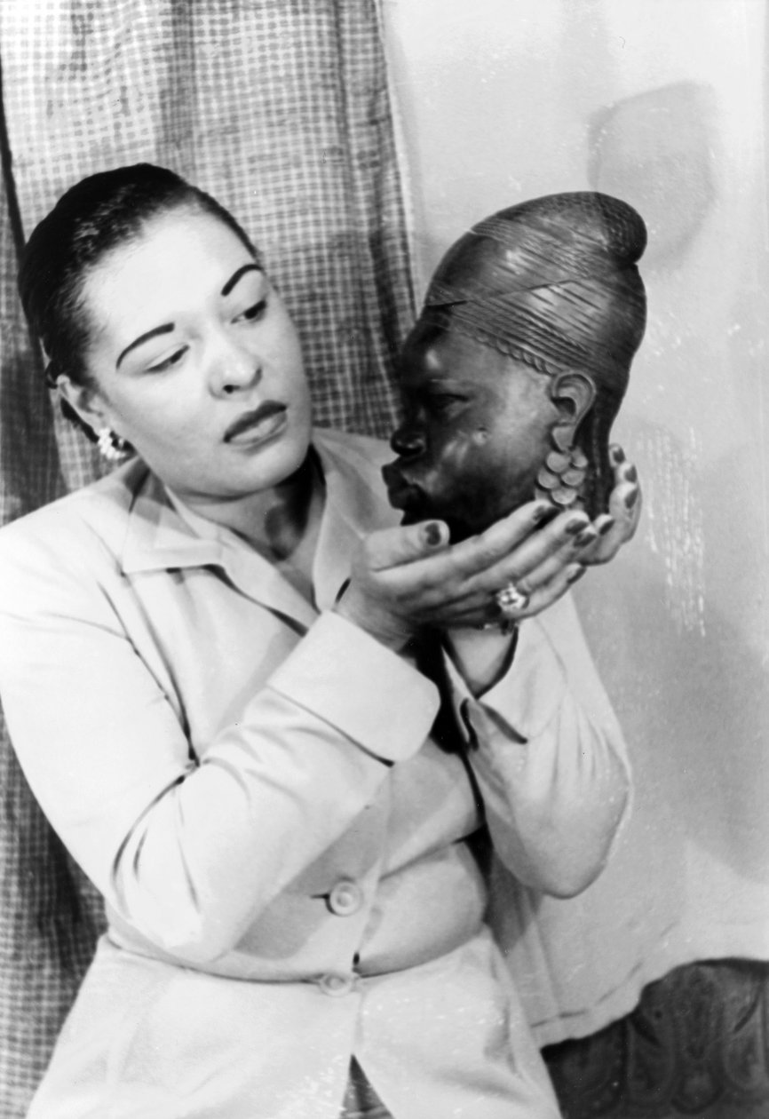 Billie Holiday (1915-1959) amerikai jazzénekesnő március 23. alkotó: Carl Van Vechten