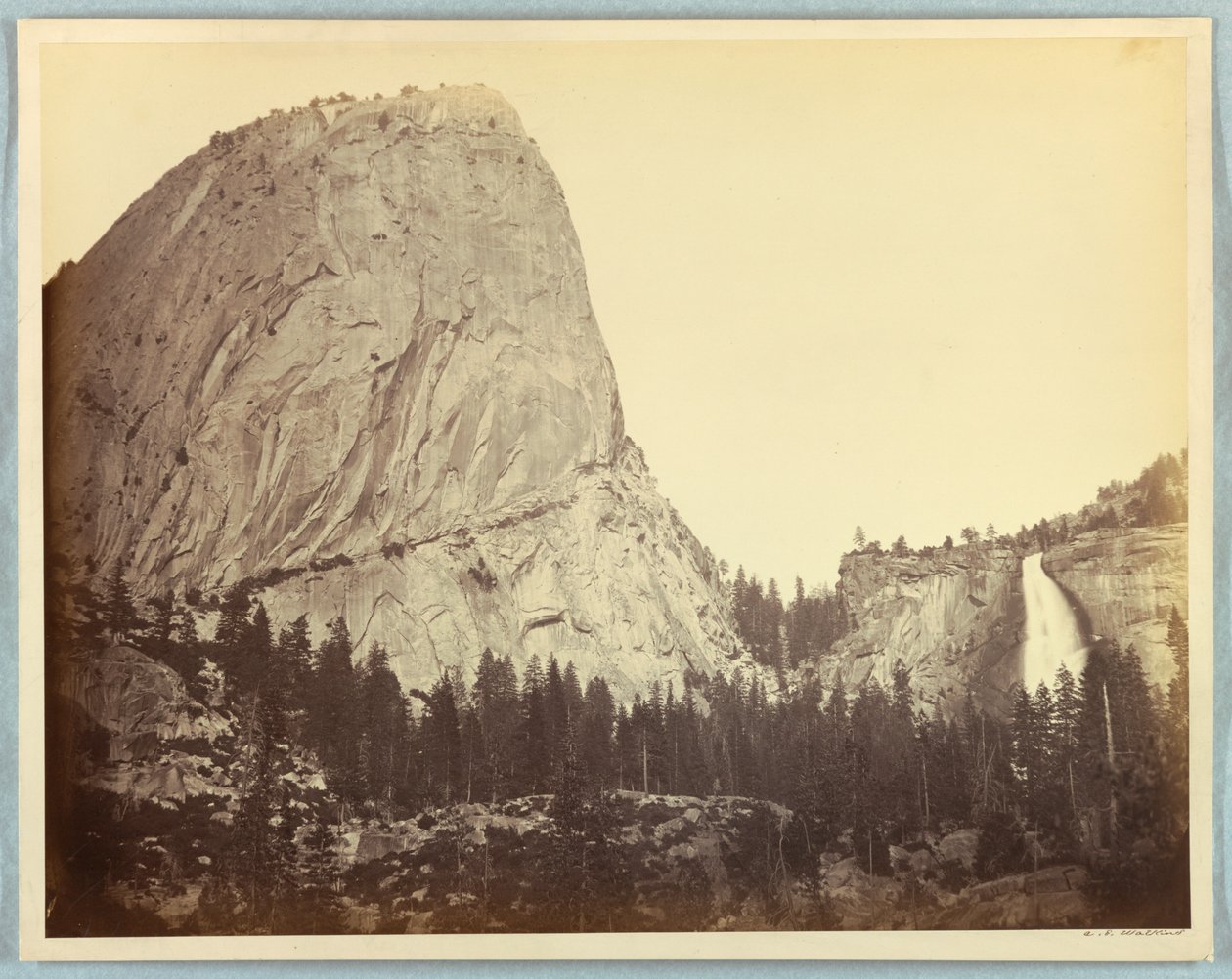Mount Broderick, Nevada Falls, 700 láb, Yosemite alkotó: Carleton E. Watkins