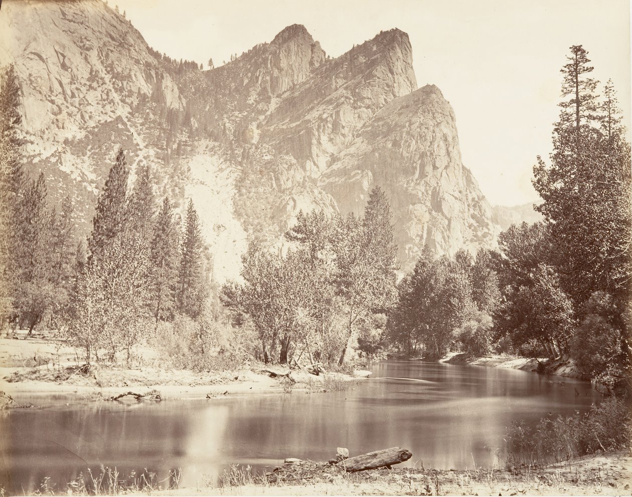 A három testvér, Yosemite, kb. 1872, nyomtatott kb. 1876. alkotó: Carleton E. Watkins.