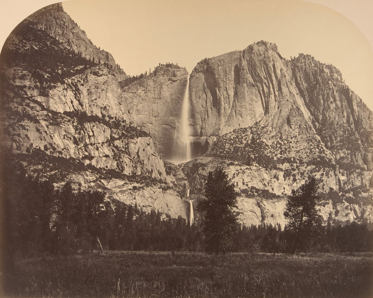 2637 Ft. Yosemite Fall, elölnézet, 1861. alkotó: Carleton Emmons Watkins