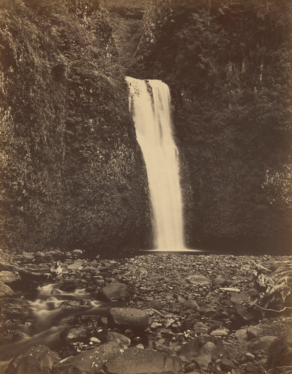 Alsó Multnomah-vízesés, Columbia folyó,1867 (fotó) alkotó: Carleton Emmons Watkins