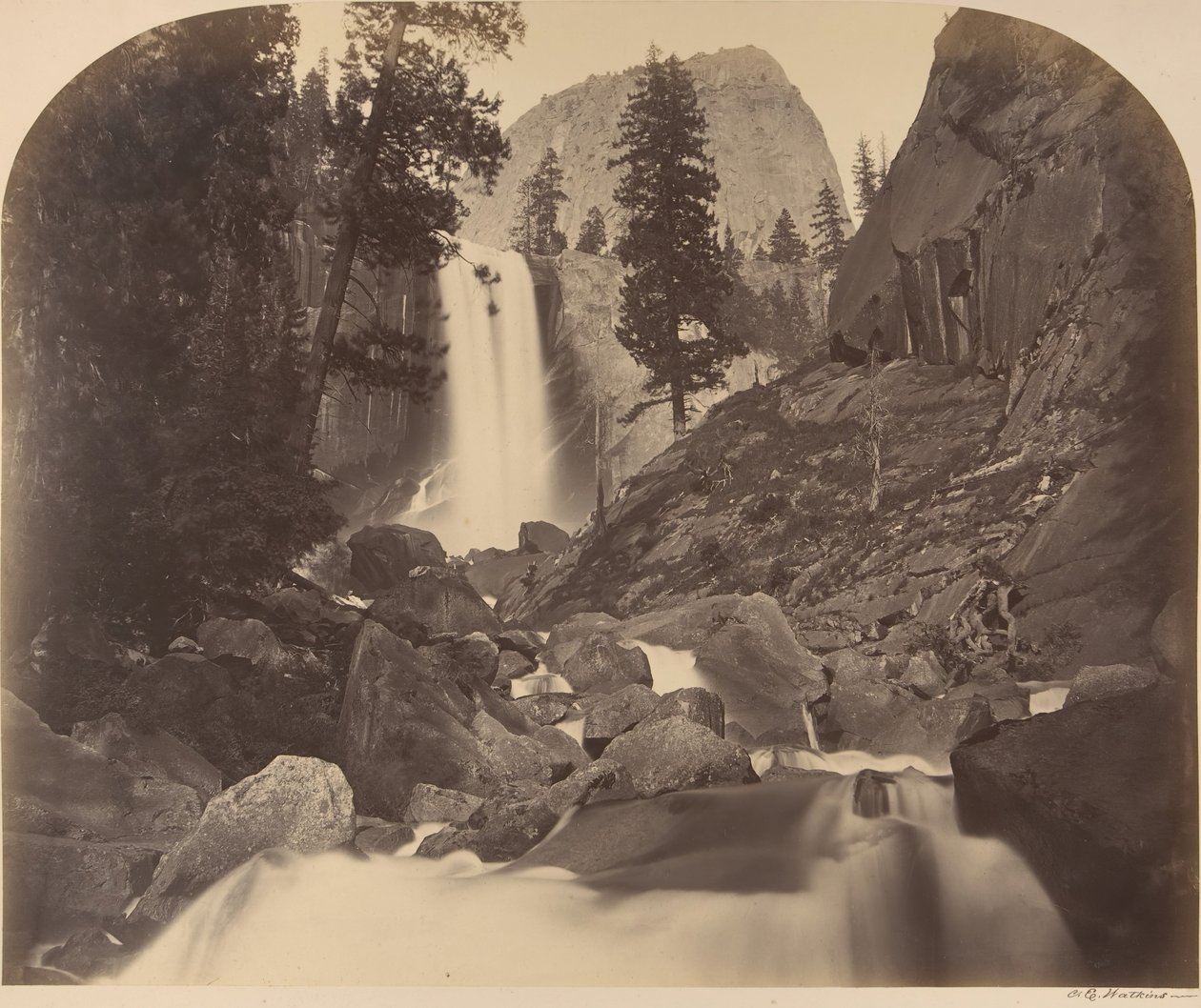 Mt. Broderick in Distant Centre, Piroyac, Falling Chrystals, Vernal Fall, 1861. alkotó: Carleton Emmons Watkins