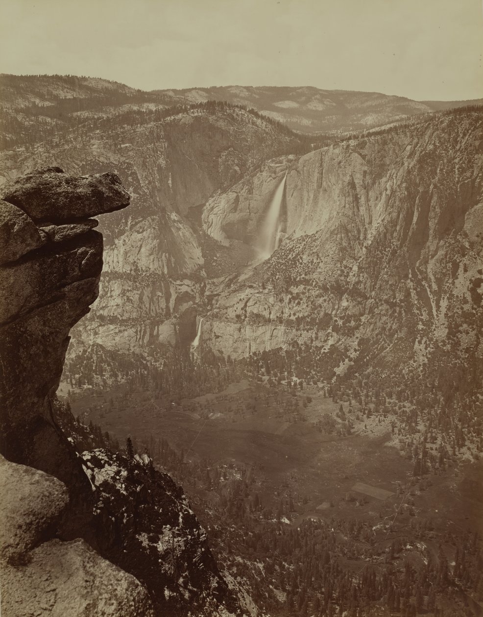 Yosemite vízesés a Glacier Pointból, 1865-66, nyomtatva kb. 1875. alkotó: Carleton Emmons Watkins
