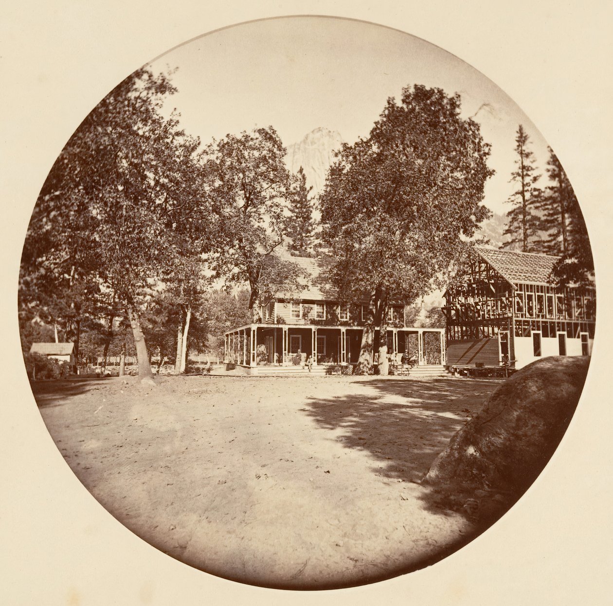 [Yosemite Nemzeti Park, Kalifornia], kb. 1878. alkotó: Carleton Emmons Watkins