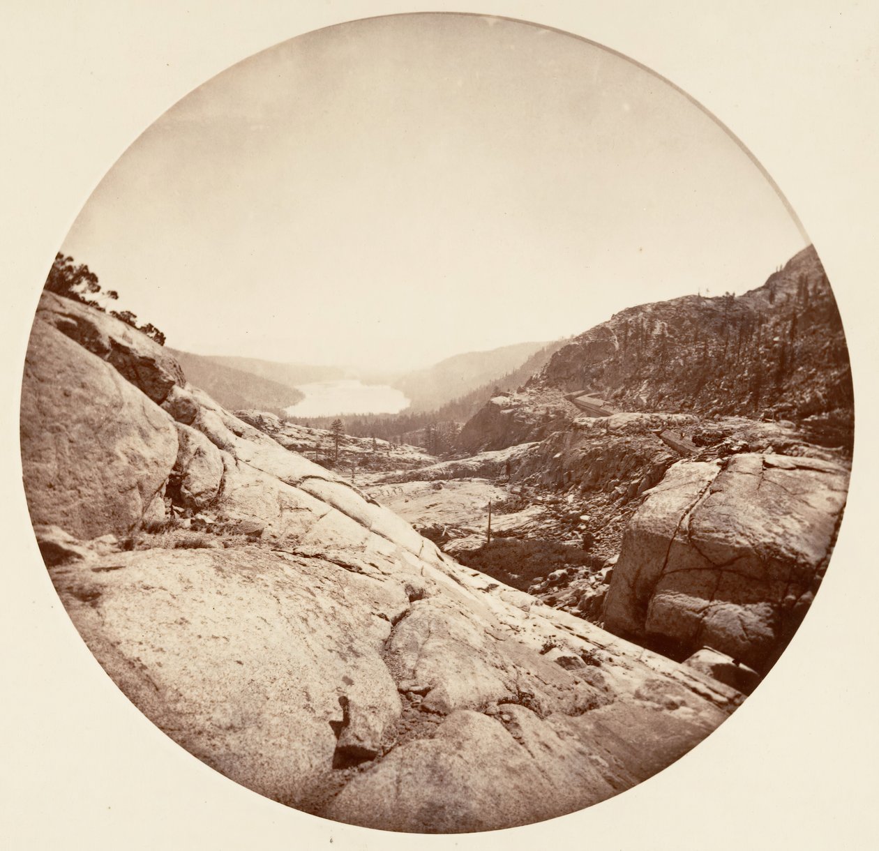 [Yosemite Nemzeti Park, Kalifornia], kb. 1878. alkotó: Carleton Emmons Watkins