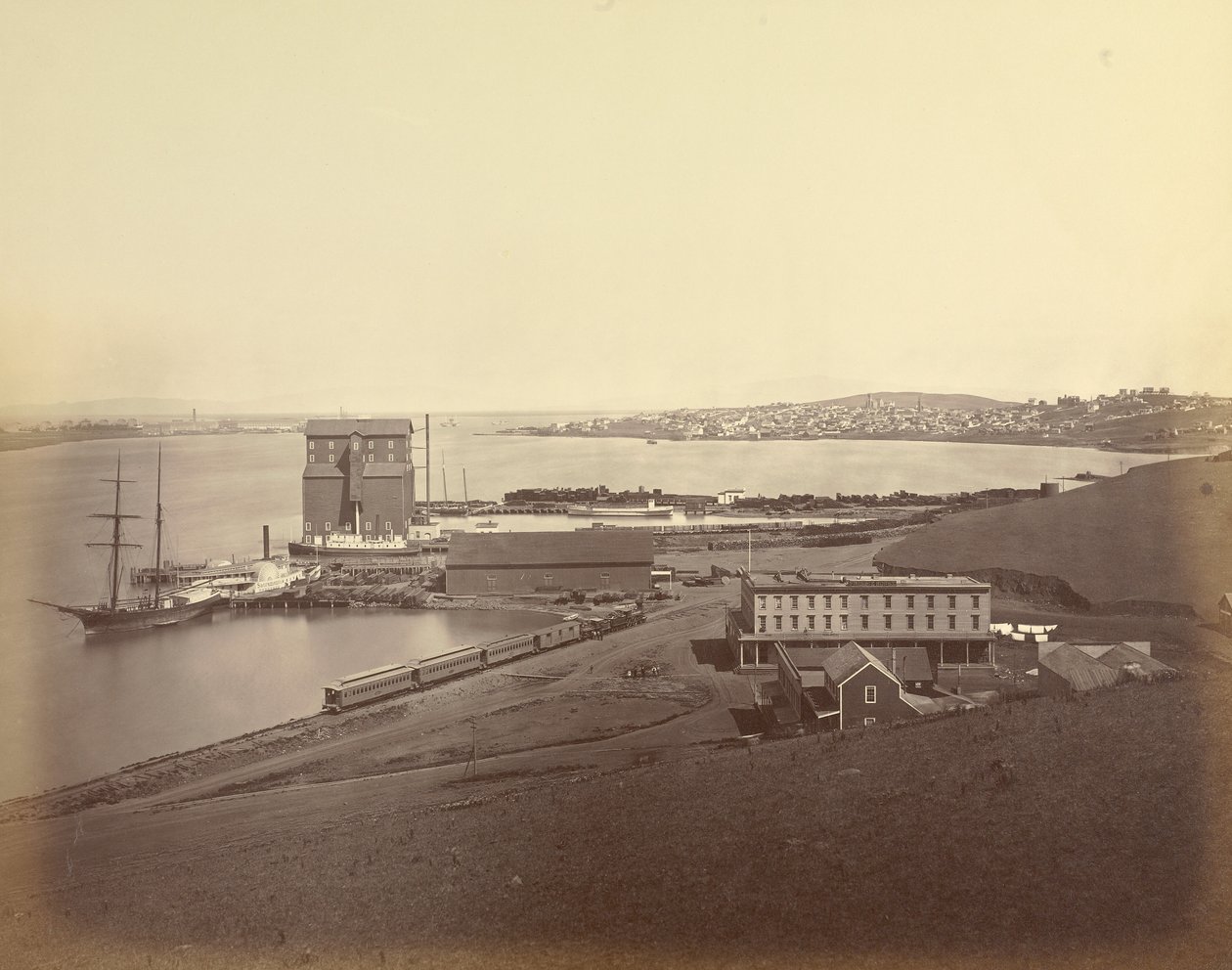 [Vallejo városa Dél-Vallejo felől nézve] alkotó: Carleton Watkins