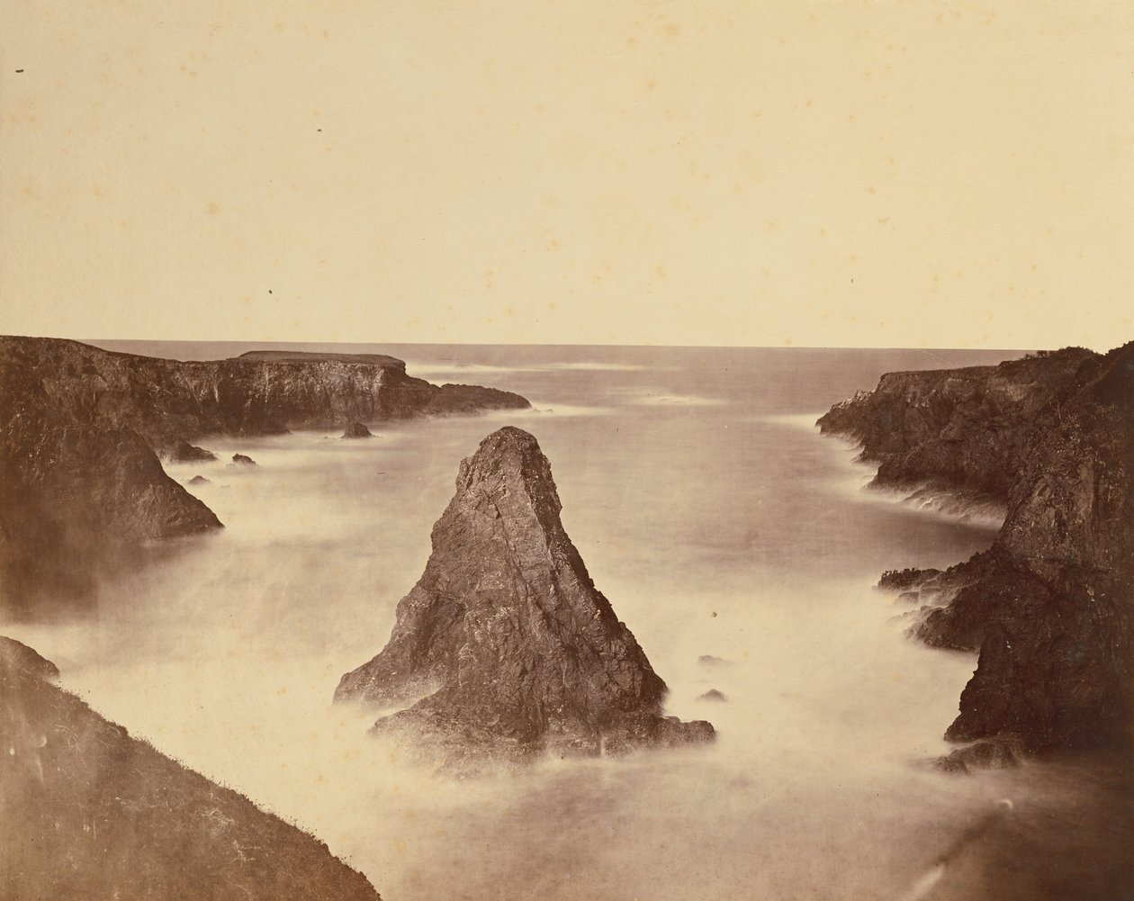[Parti látkép, 1.] / [Parti látkép, Mendocino] alkotó: Carleton Watkins