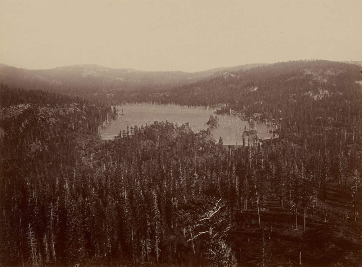 Gátak és tó, Nevada megye, távoli kilátás alkotó: Carleton Watkins