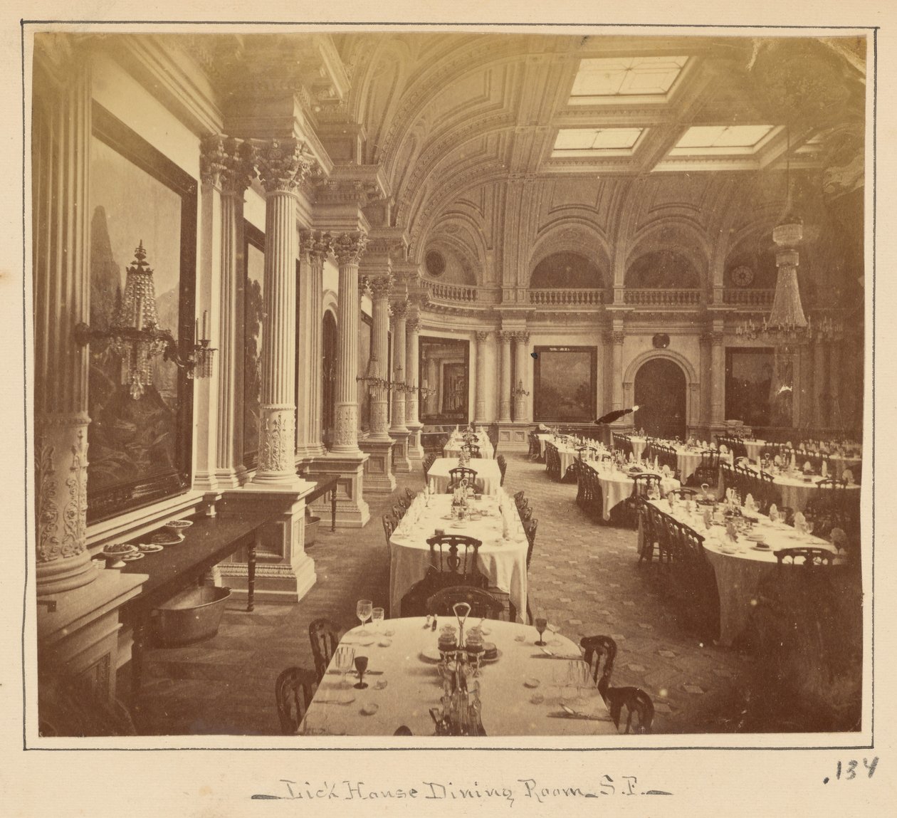 A Lick House étkezője, San Francisco alkotó: Carleton Watkins