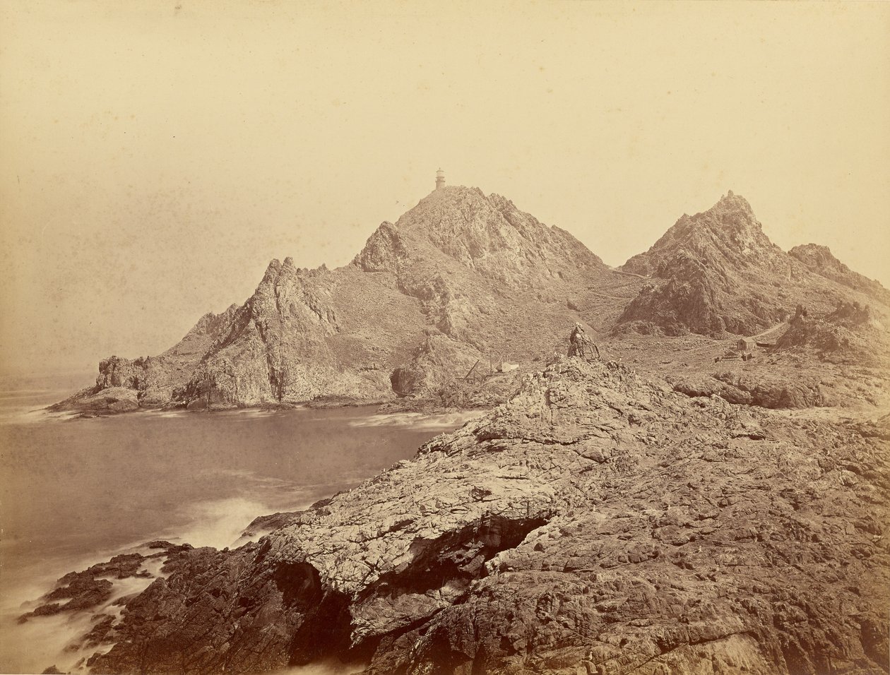 [Világítótorony, Farallon-szigetek] / [A Farallones-szigeteknél] alkotó: Carleton Watkins