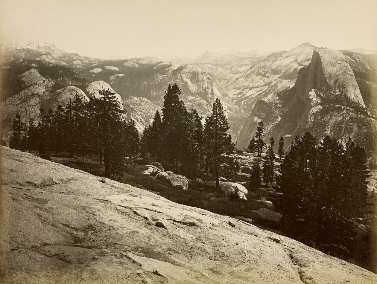 A kupolák, a Sentinel Dome-ról nézve, Yosemite alkotó: Carleton Watkins