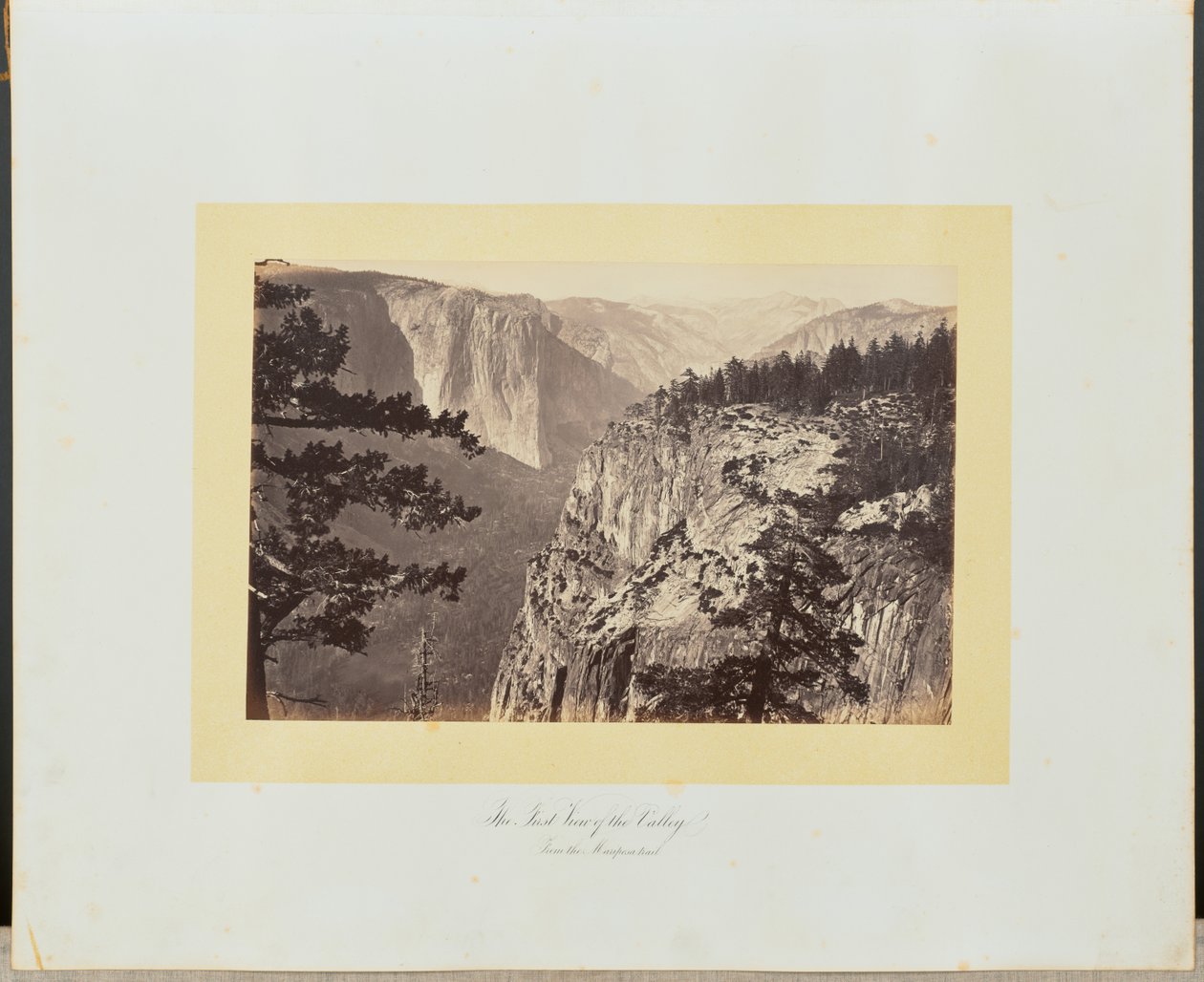 A völgy első látképe a Mariposa-ösvényről alkotó: Carleton Watkins