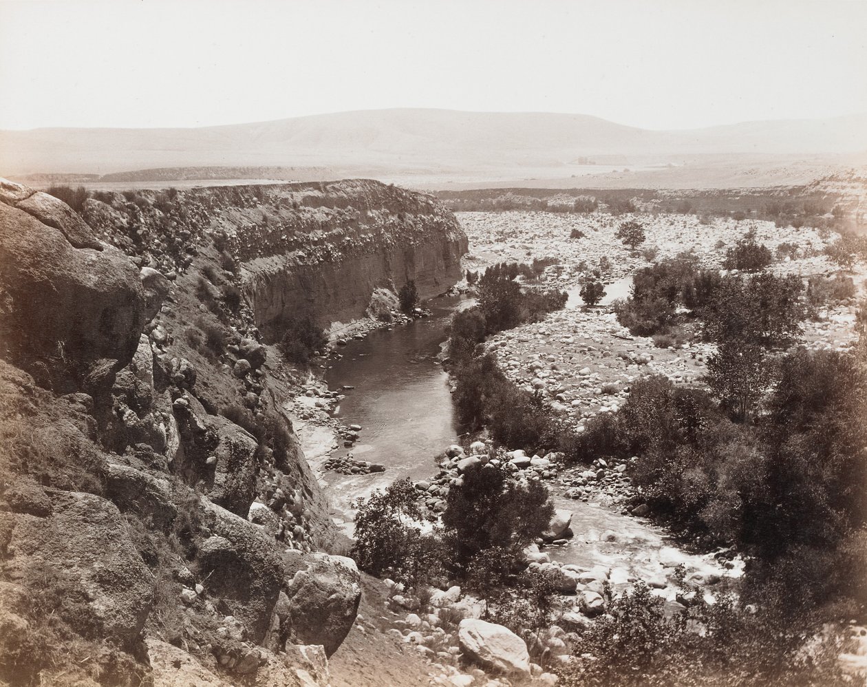 Cím nélkül [patakos táj] alkotó: Carleton Watkins