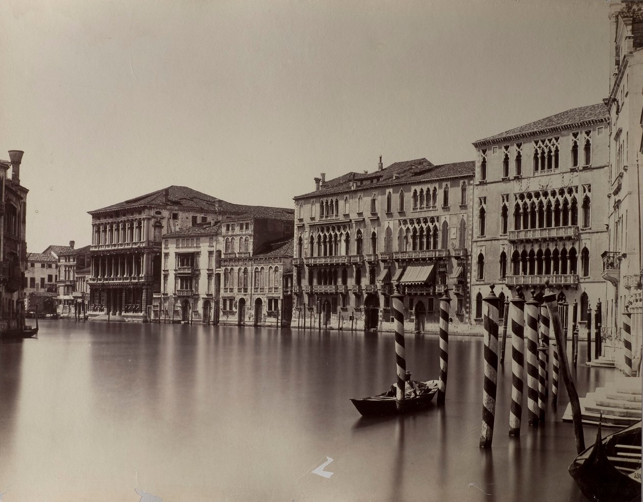 Velence. A Canal Grande látképe a Ca