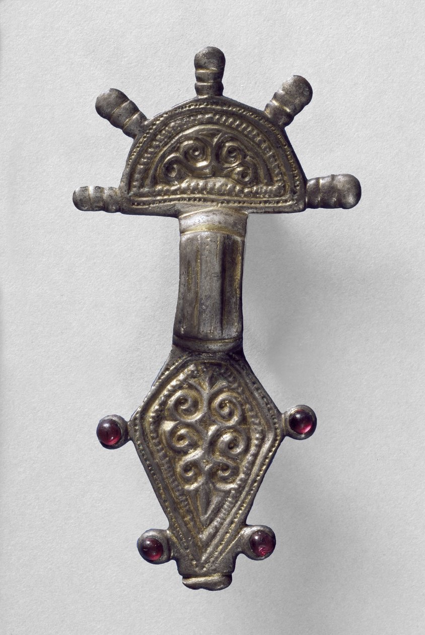 Sugárzófejű bross, Marchelepotból, Somme-ból, valószínűleg Karoling-korszak, 7-10. század körül (aranyozott rézötvözet) alkotó: Carolingian School