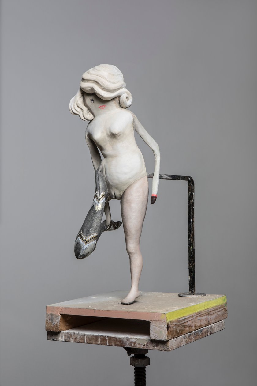 Degas Doll 2, 2017 (festett gyanta, acél, fa) alkotó: Cathie Pilkington