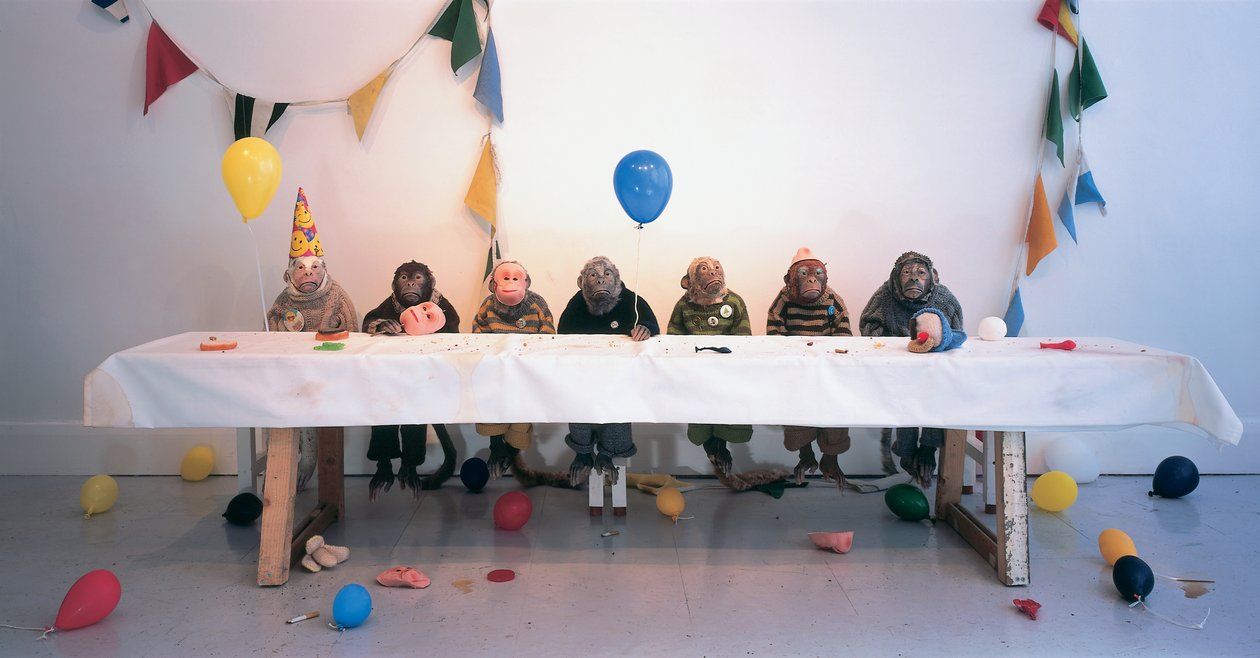 Singerie, 2004 (jezmonit, szőrme, gyapjú, fa, partikellékek) alkotó: Cathie Pilkington