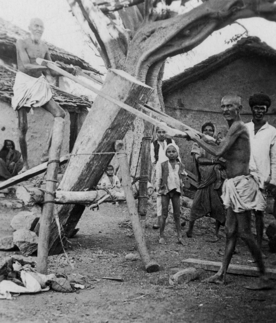 Natív fűrészesek, India, 1927-c1931 alkotó: Cavanders Ltd