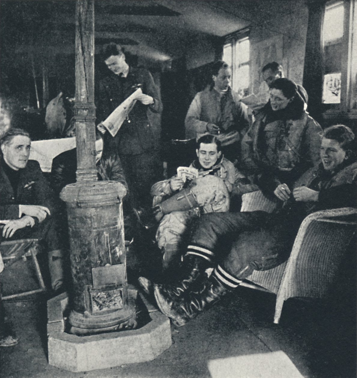 Készenlétben, 1941 alkotó: Cecil Beaton