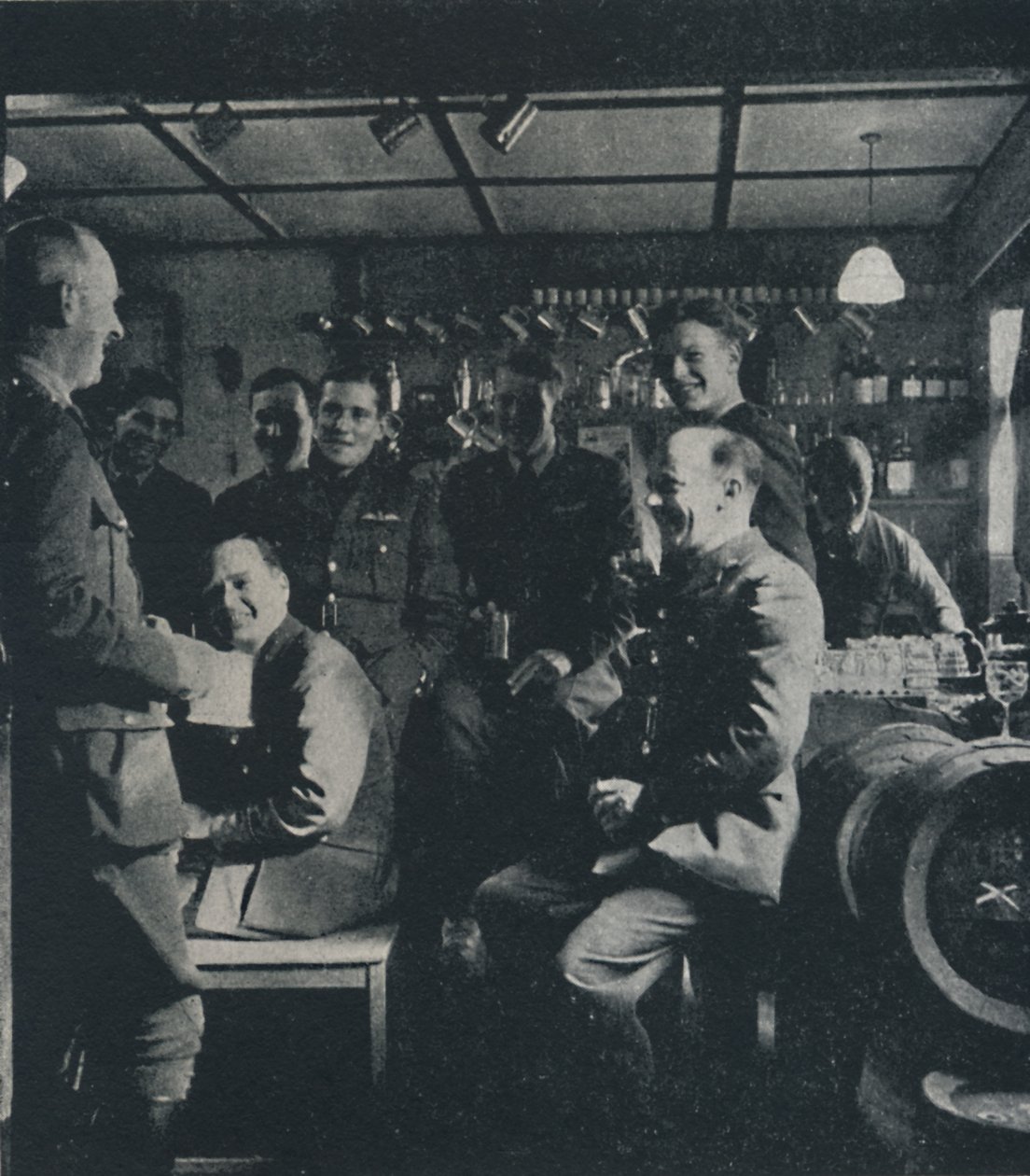 Italok mindenhol, 1941 alkotó: Cecil Beaton