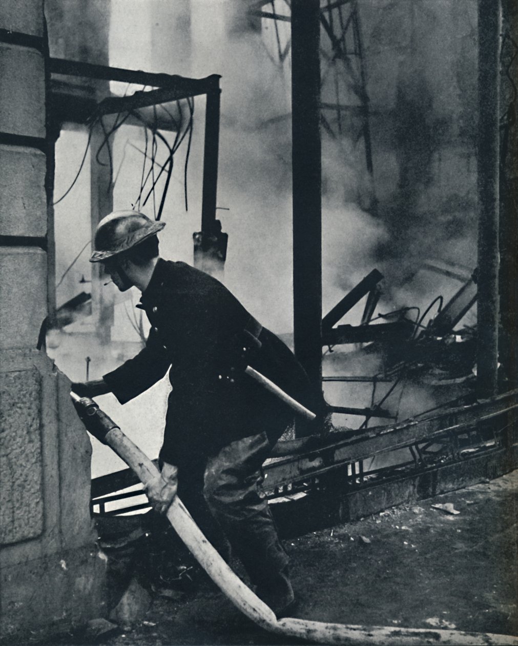 Tűzoltó, 1941 alkotó: Cecil Beaton