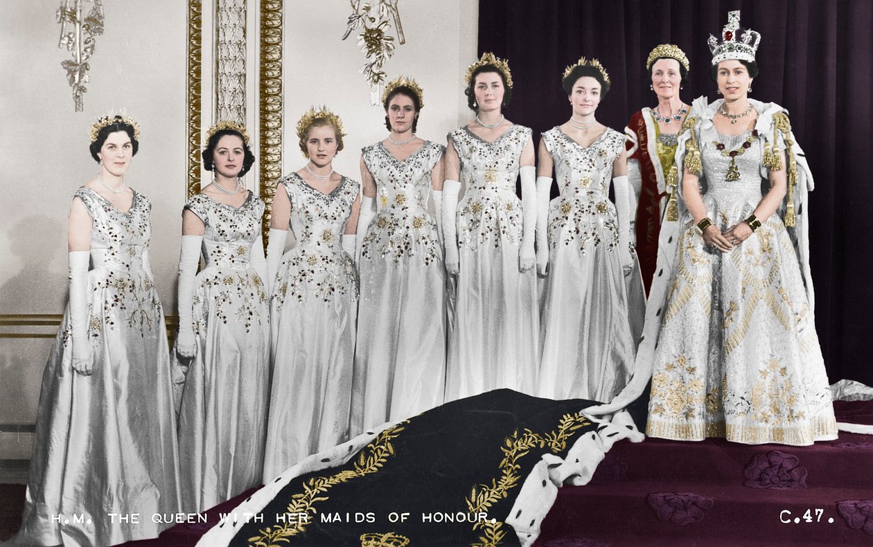 II. Erzsébet királynő a díszleányaival, a koronázás, 1953. június 2. alkotó: Cecil Beaton