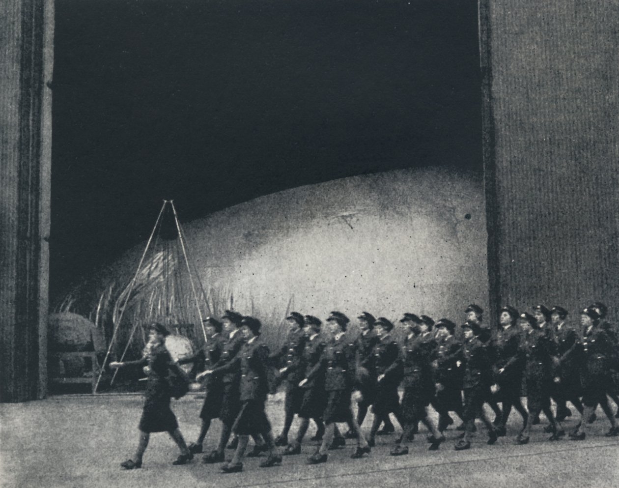 1941. március elmúlt alkotó: Cecil Beaton