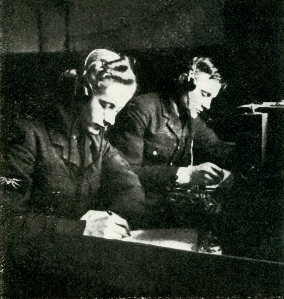 On Signals Duty, c1943. alkotó: Cecil Beaton