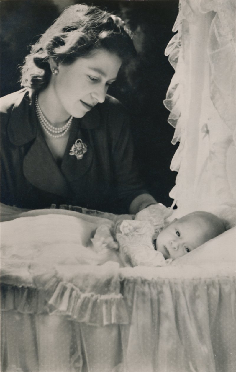 Erzsébet hercegnő kisfiával, Károly herceggel, 1948. alkotó: Cecil Beaton