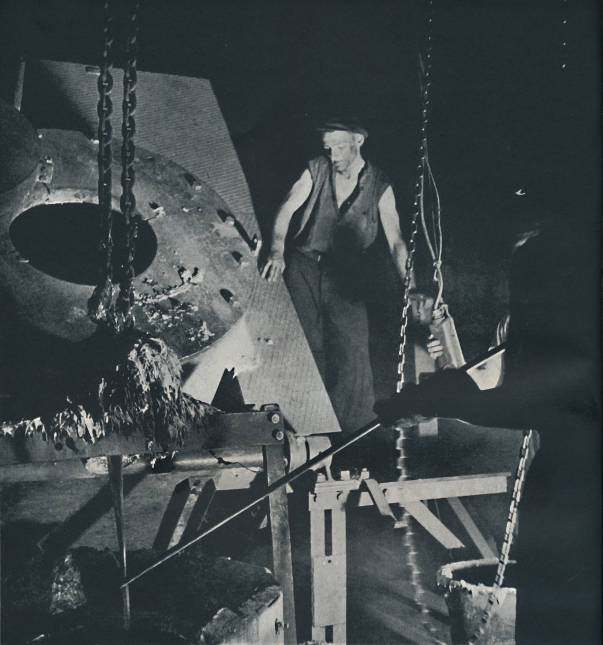 Dolgozó egy repülőgépgyárban, ötvözet előkészítéssel, 1941 alkotó: Cecil Beaton