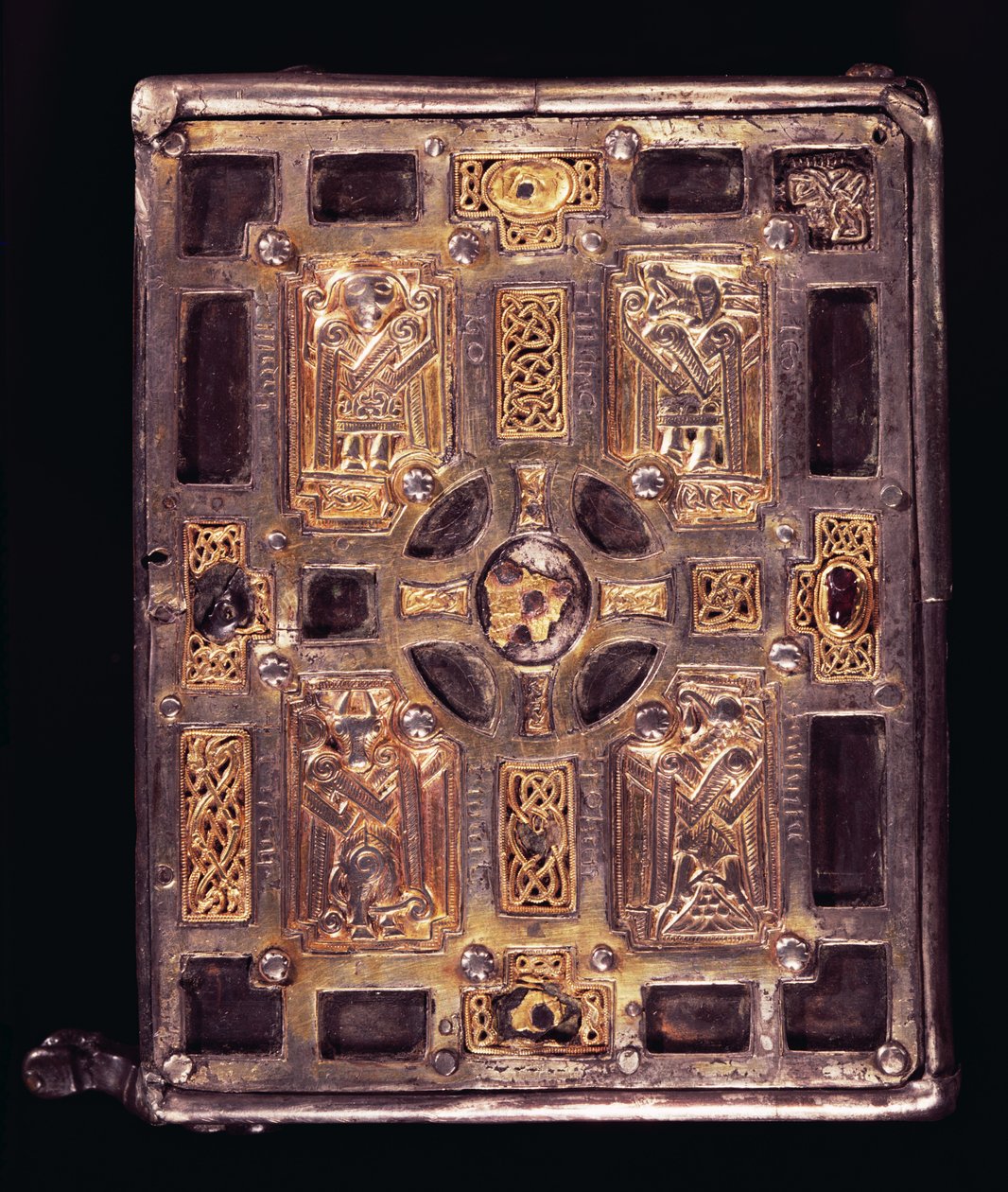 Book-Shrine vagy Cumdach of Molaise, 1001-25 körül (ezüsttel bevont bronz) (lásd még: 120797 és 228637) alkotó: Celtic