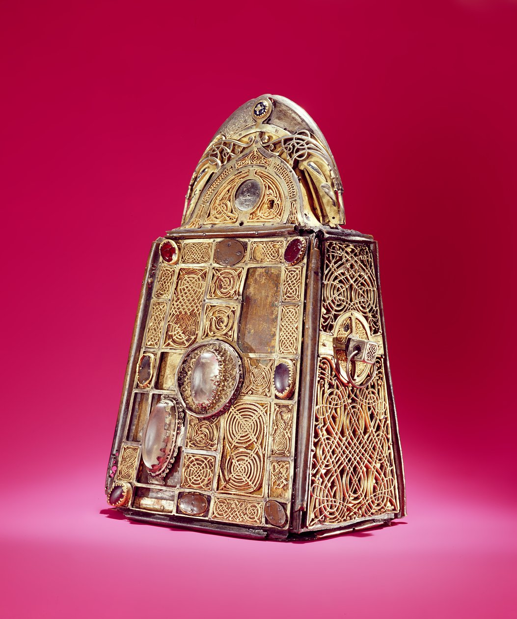 A Szent Patrik harang szentélye, Armaghból, Írországból, 1100 körül (bronz ezüst és arany filigrán kristállyal és üveggel) (lásd még: 344383) alkotó: Celtic