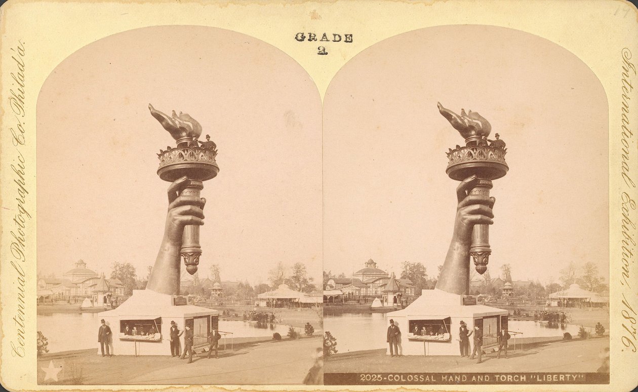 Kolosszális kéz és fáklya, Liberty, Centennial Exhibition, Philadelphia alkotó: Centennial Photographic Co.
