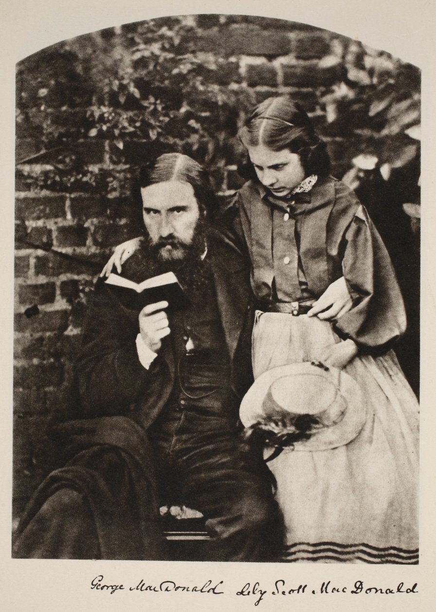 George MacDonald és lánya, Lily, 1863. október 14. (szépia fotó) alkotó: Charles Lutwidge Dodgson