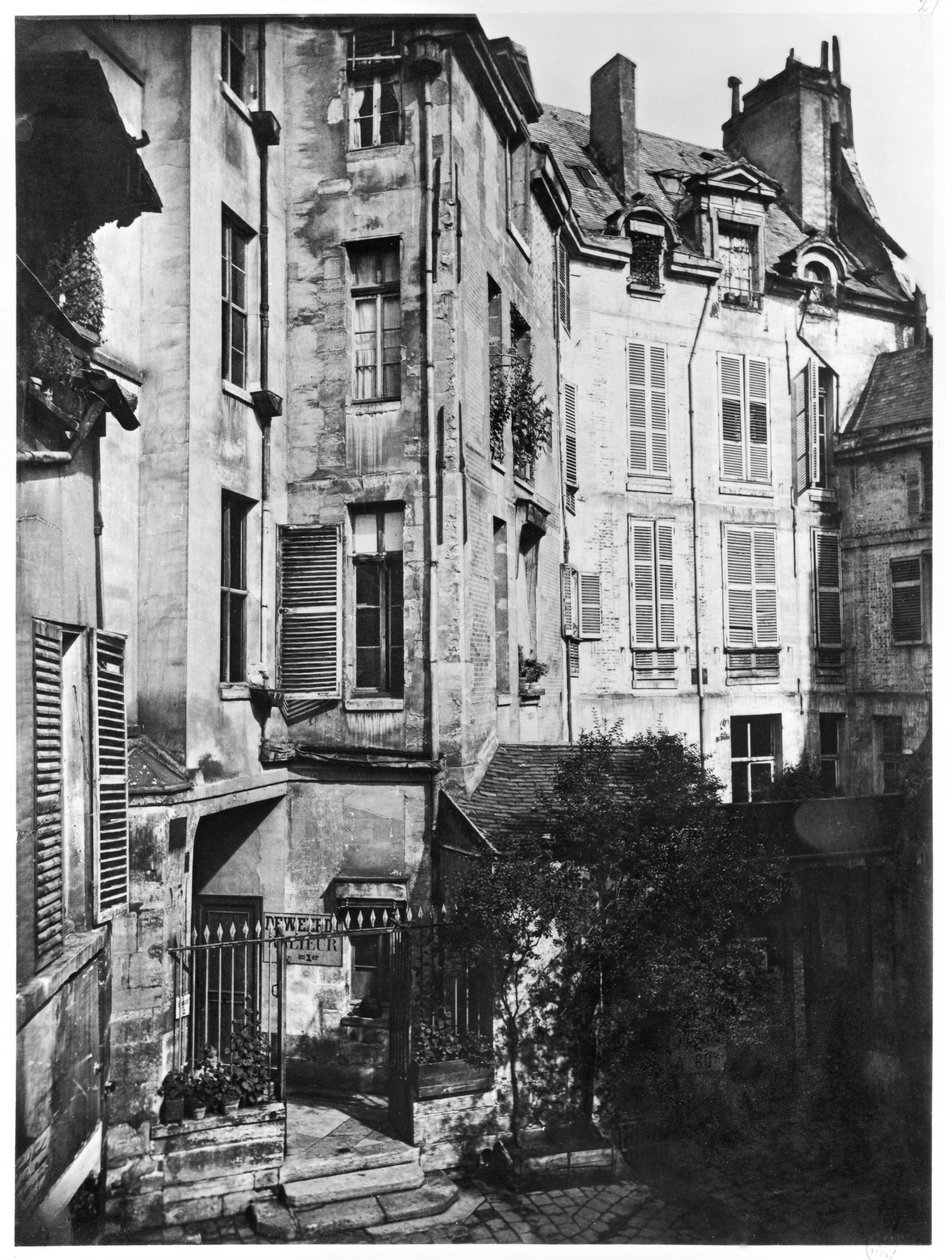 Rohan udvar, Párizs, 1858-78 alkotó: Charles Marville
