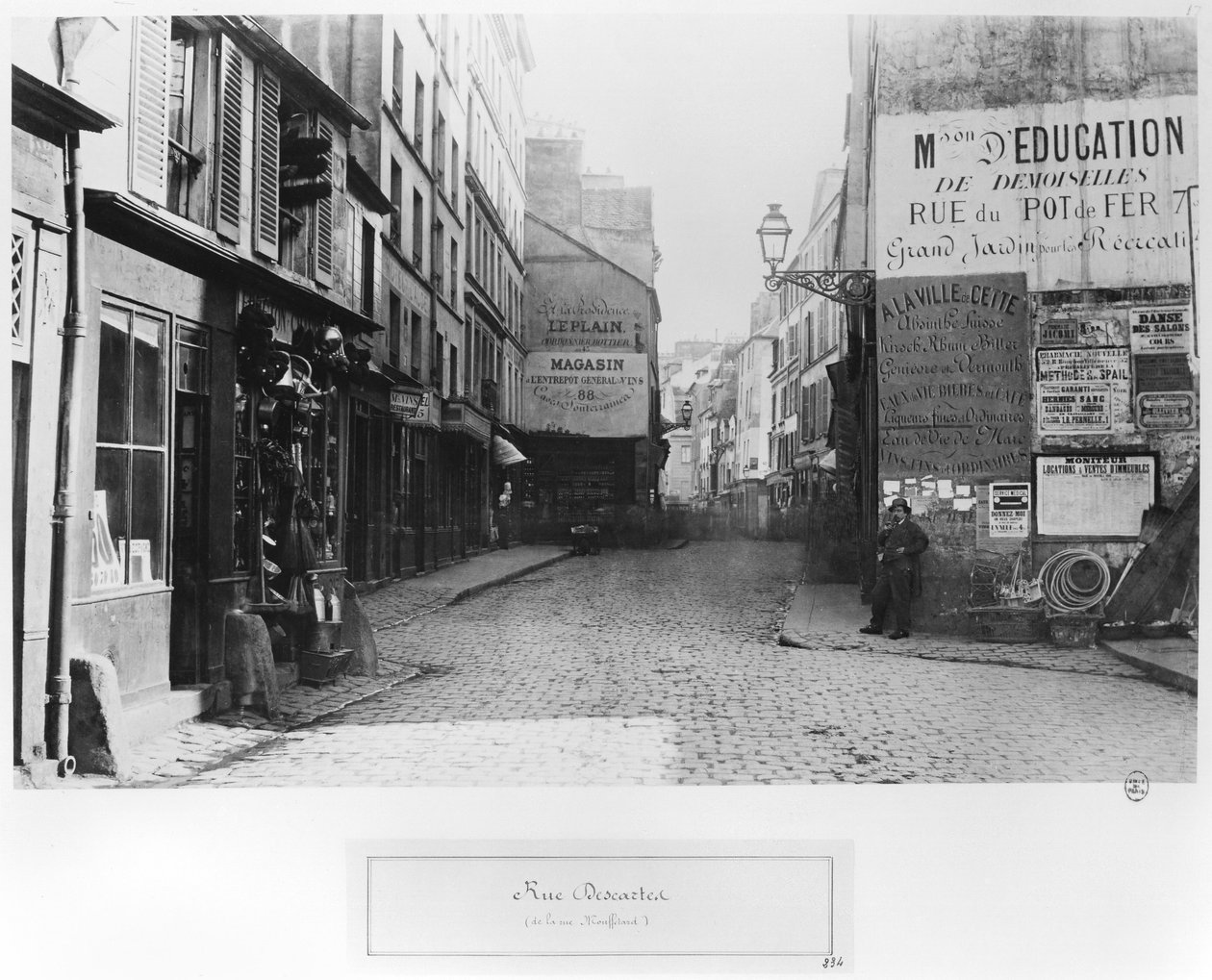 Rue Descartes, a Rue Mouffetard felől, Párizs, 1858-78 alkotó: Charles Marville