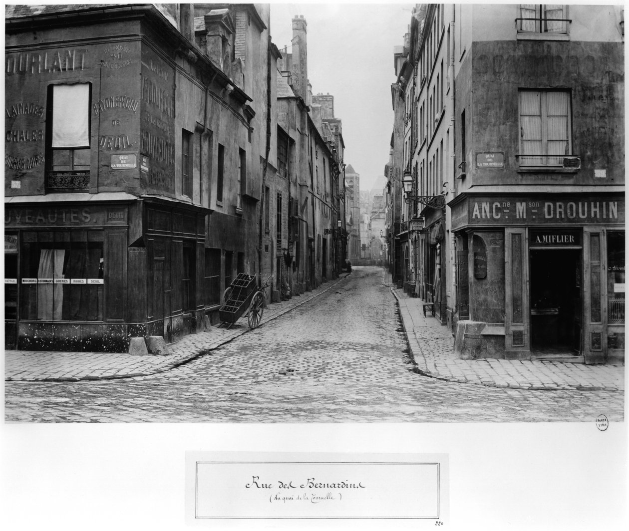 Rue des Bernardins a Quai de La Tournelle-ből, Párizsból 1858-78 között alkotó: Charles Marville