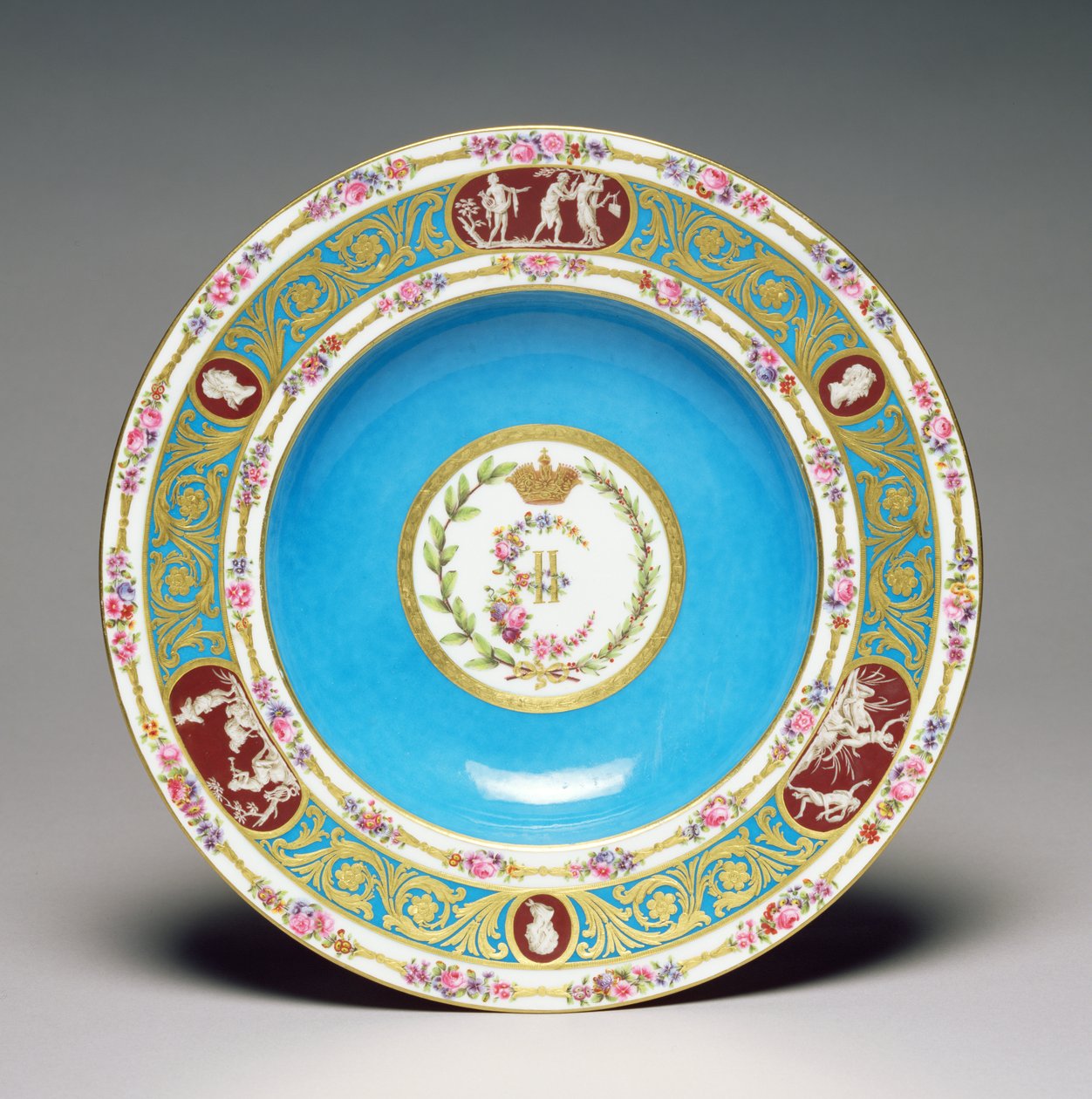 Tányér Katalin orosz császárné szolgálatából, 1778 (festett és aranyozott porcelán) alkotó: Charles Nicolas Dodin