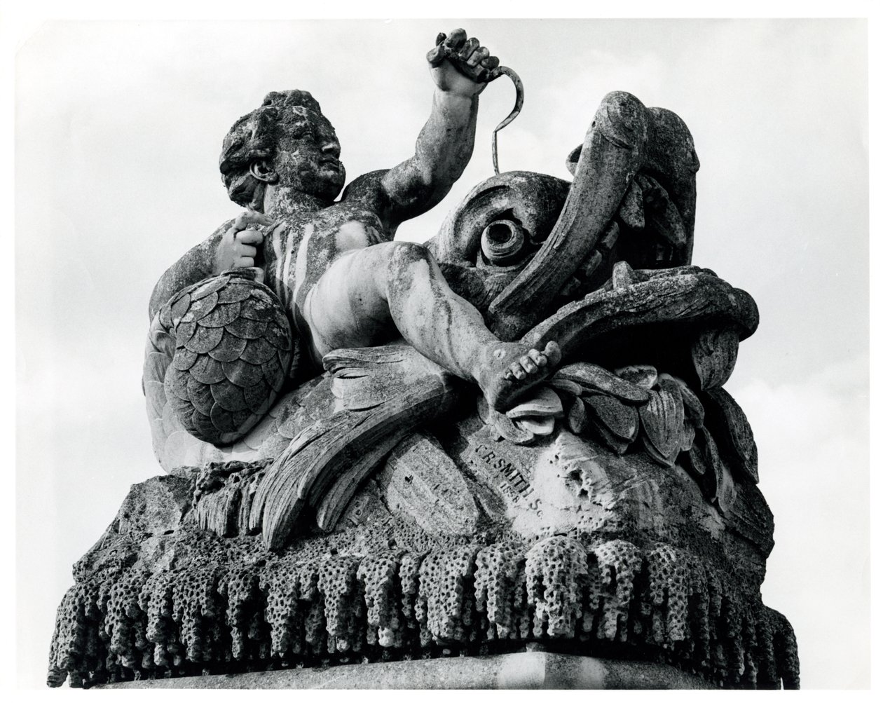 Perszeusz és Androméda-kút, 1858 (részlet) (bw fotó) alkotó: Charles Raymond Smith