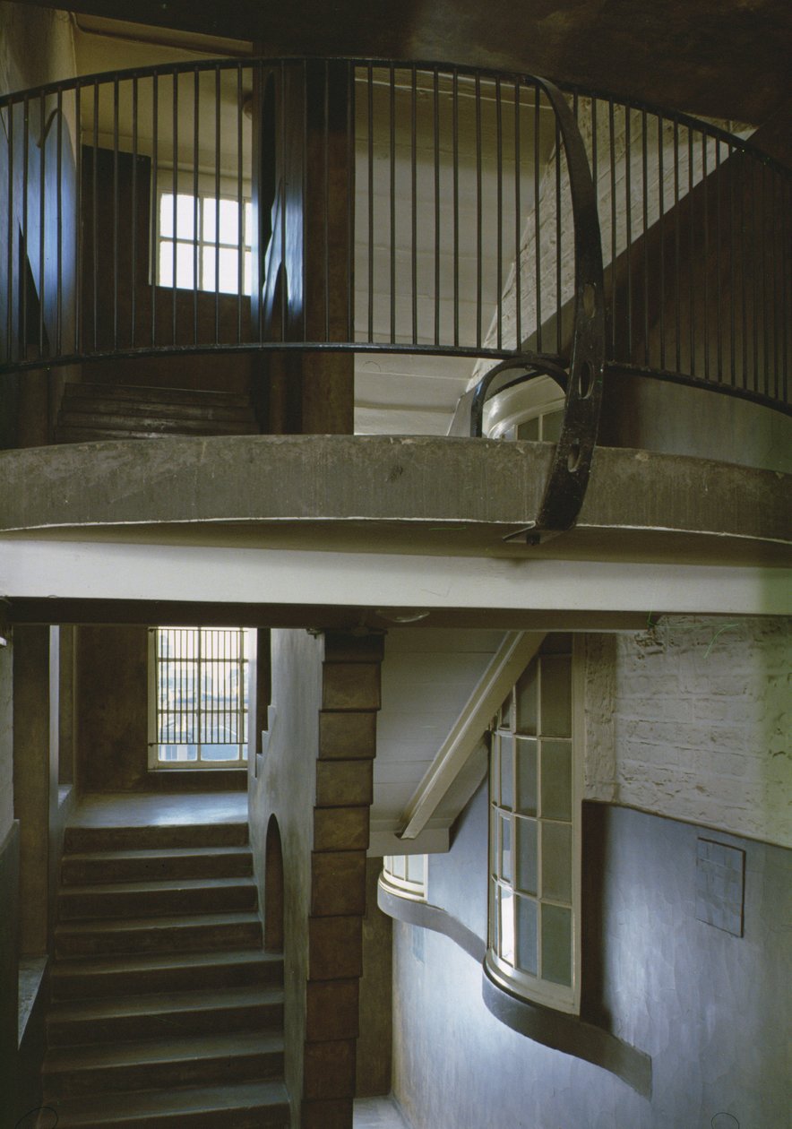 Kilátás az 1897-99 között épült keleti lépcsőházra alkotó: Charles Rennie Mackintosh