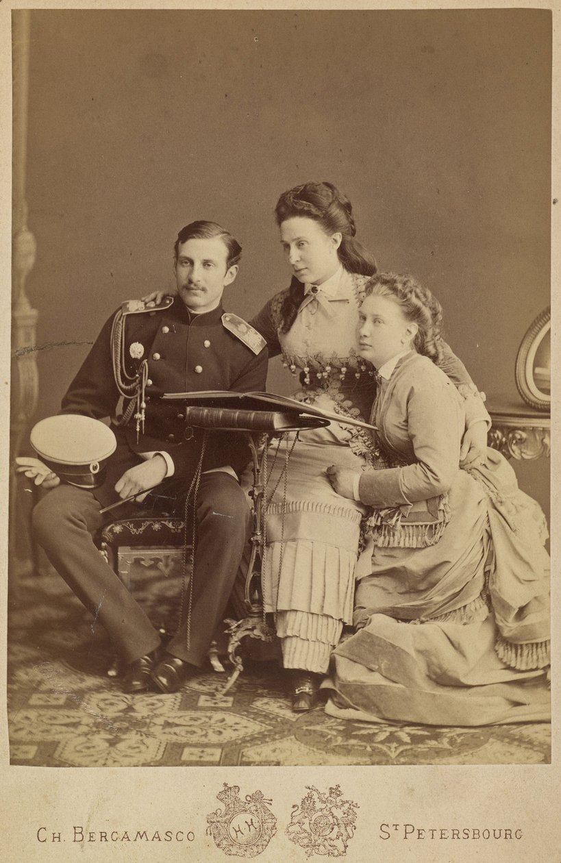 Alexandra Iossifovna orosz (szül. Alexandra szász-altenburgi hercegnő), Miklós Konstantinovics orosz és Vera Konstantinovna orosz - Alexandra Iosifovna nagyhercegnő, Miklós Konstantin nagyherceg és Vera Constantinovna nagyhercegnő alkotó: Charles Bergamasco