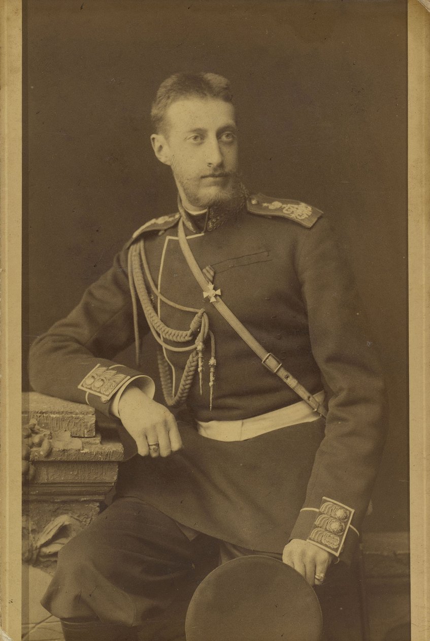 Constantin Constantinovics de Russie – Konstantin Konstantin orosz nagyherceg (1858-1915) portréja, készítette: Bergamasco, Charles (Karl) (1830-1896). Albumin Photo, c. 1880. Orosz Állami Film- és Fotóarchívum, Krasznogorszk alkotó: Charles Bergamasco