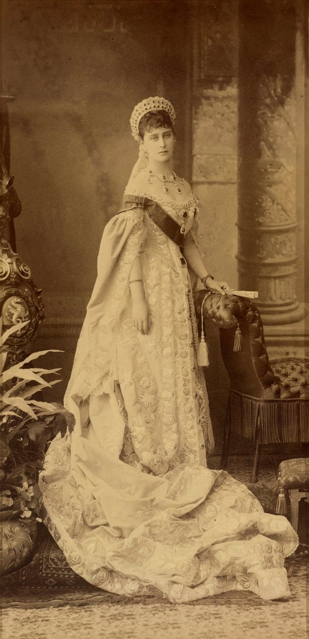 Erzsébet Fiodorovna de Russie (Elisabeth de Hesse Darmstadt) – Erzsébet Fjodorovna nagyhercegnő (1864-1918), Erzsébet hesseni hercegnő és a rajnai hercegnő portréja, Bergamasco, Károly (Karl) (1830-1896) portréja. Ezüst zselatin fotózás alkotó: Charles Bergamasco